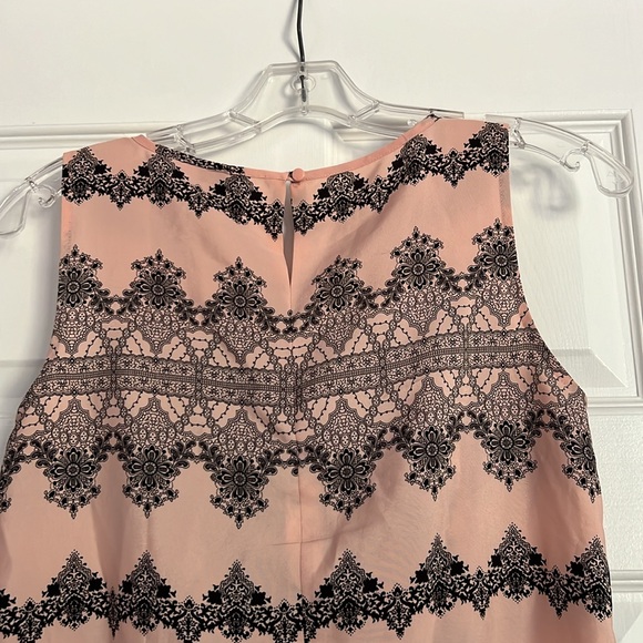 LOFT Sleeveless Blouse Size XS - Picture 4 of 5